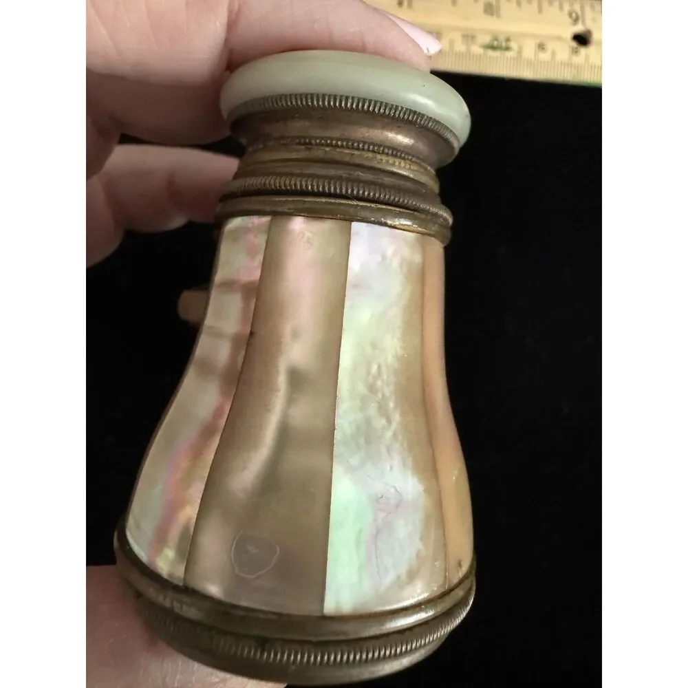 Le Marquise Victorian Mother of Pearl Opera Glasses.